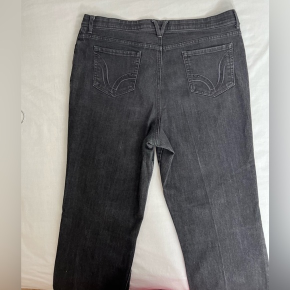 Gloria Vanderbilt Straight Leg Jeans Women's 18 Average Black 5-Pocket High Rise - Picture 9 of 10